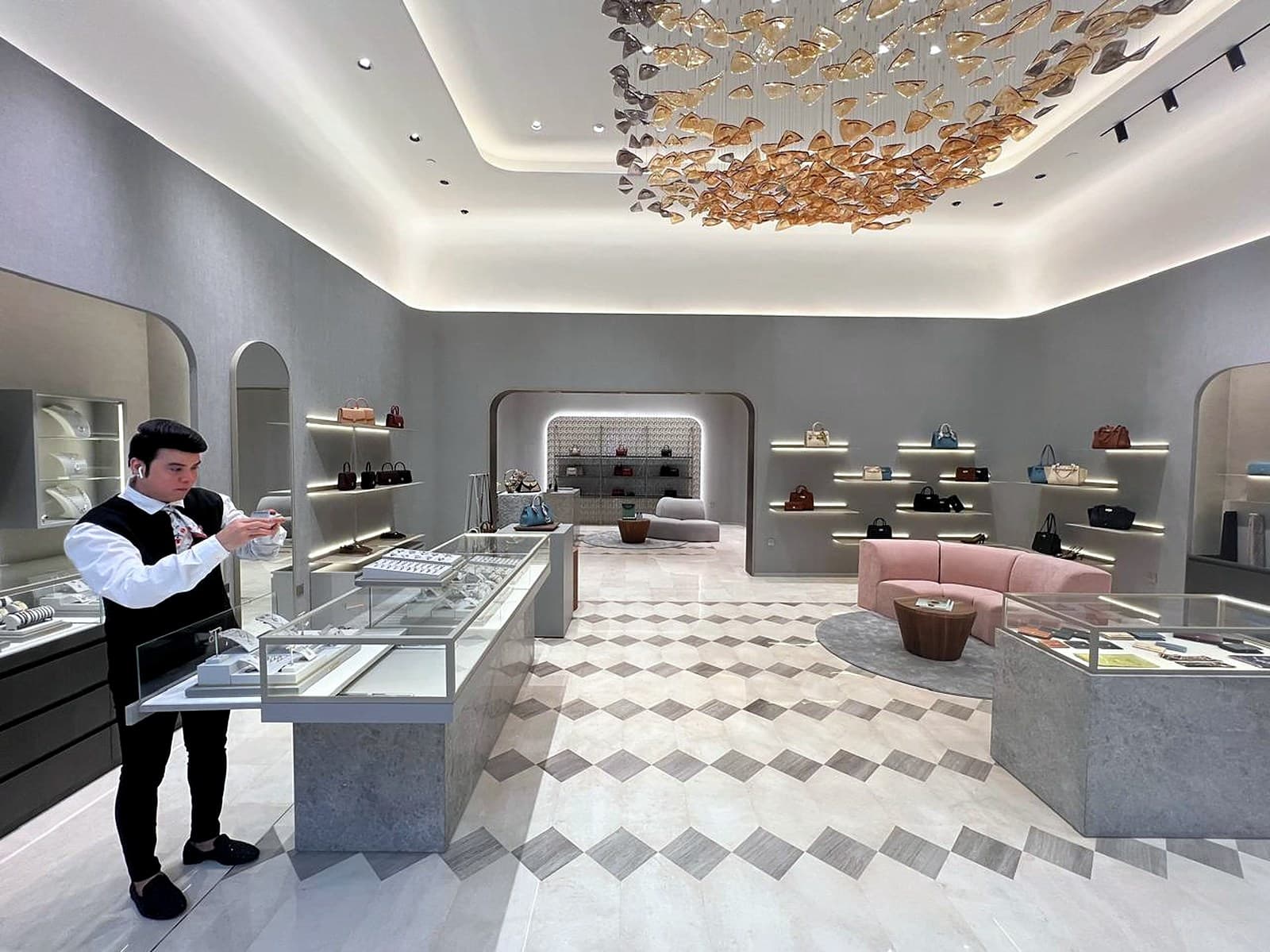 Aigner, Solitaire Mall, Riyadh — 2