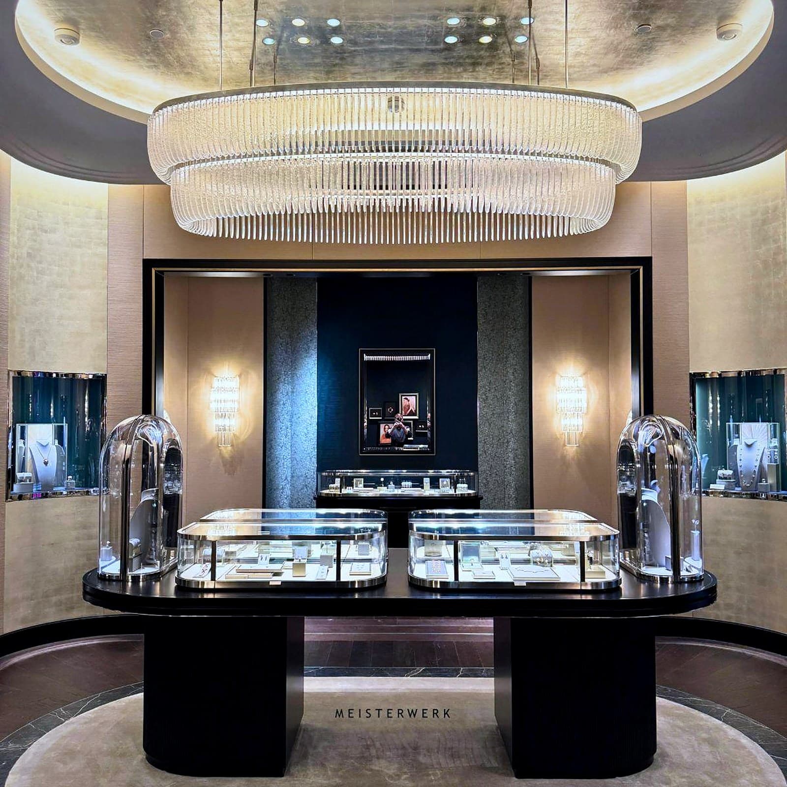 Van Cleef & Arpels, Avenues Mall, Kuwait — 5