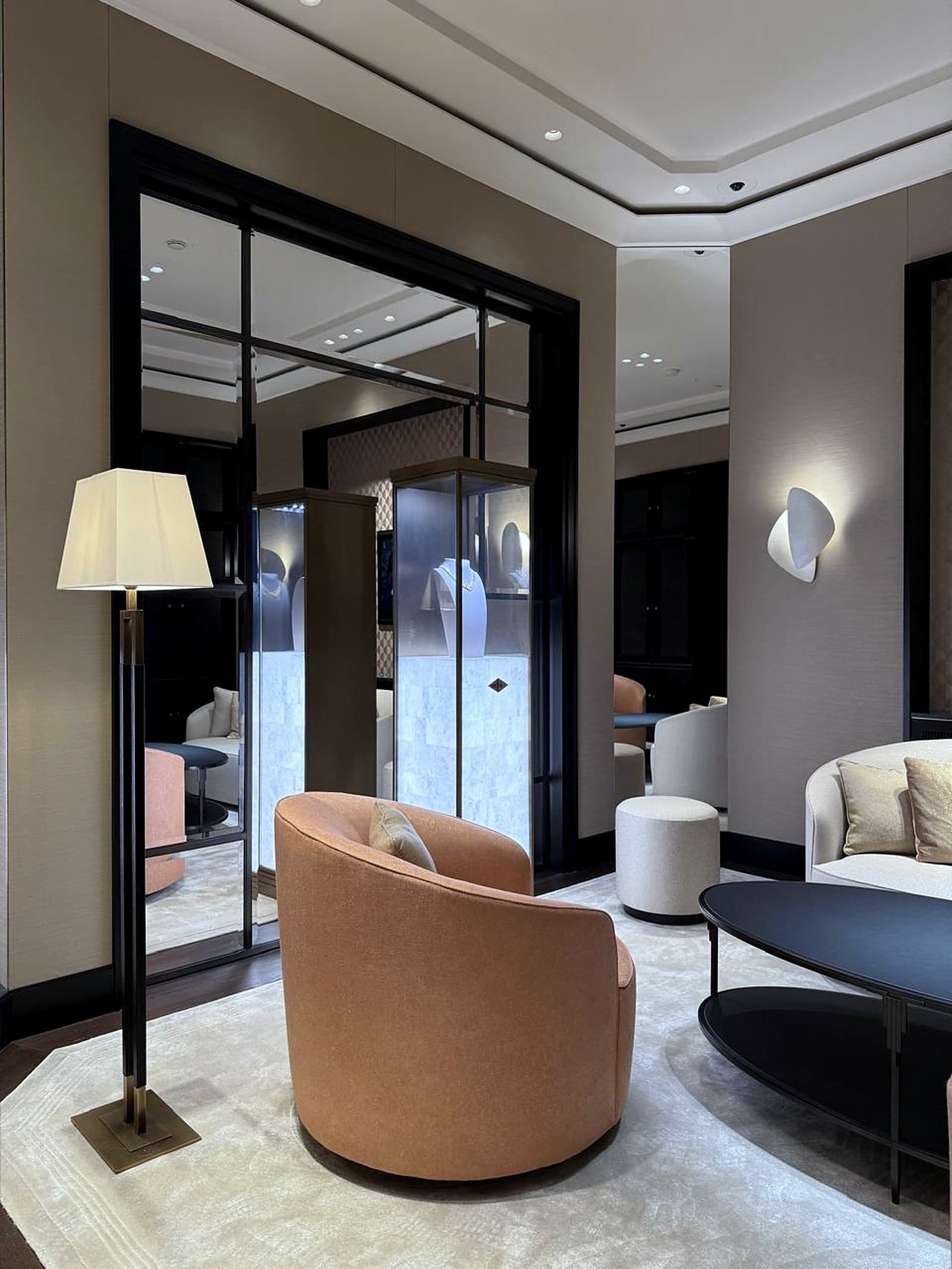 Van Cleef & Arpels, Avenues Mall, Kuwait — 8